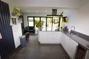 Kitchen/Diner- click for photo gallery